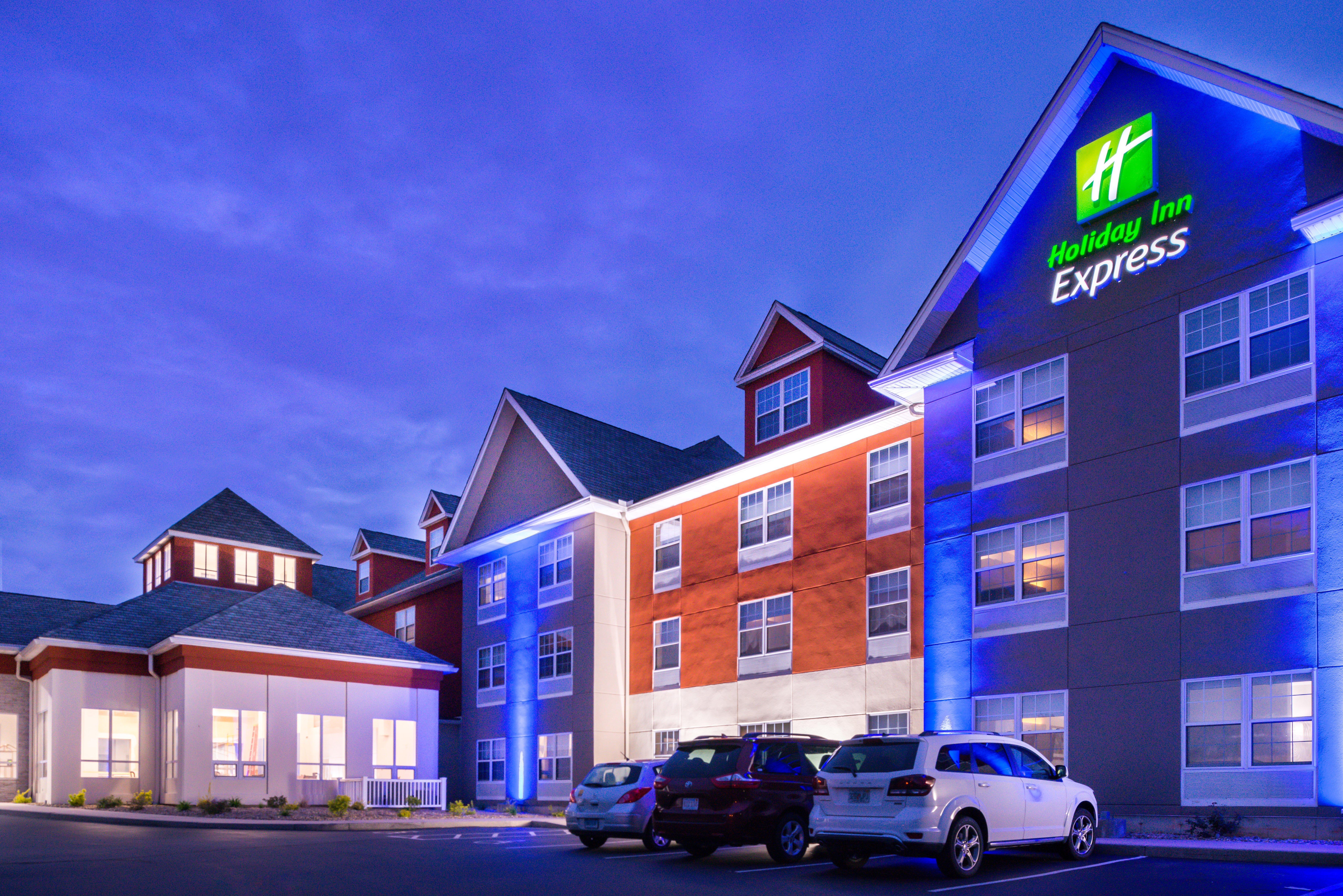 Holiday Inn Express Mystic, An Ihg Hotel Экстерьер фото